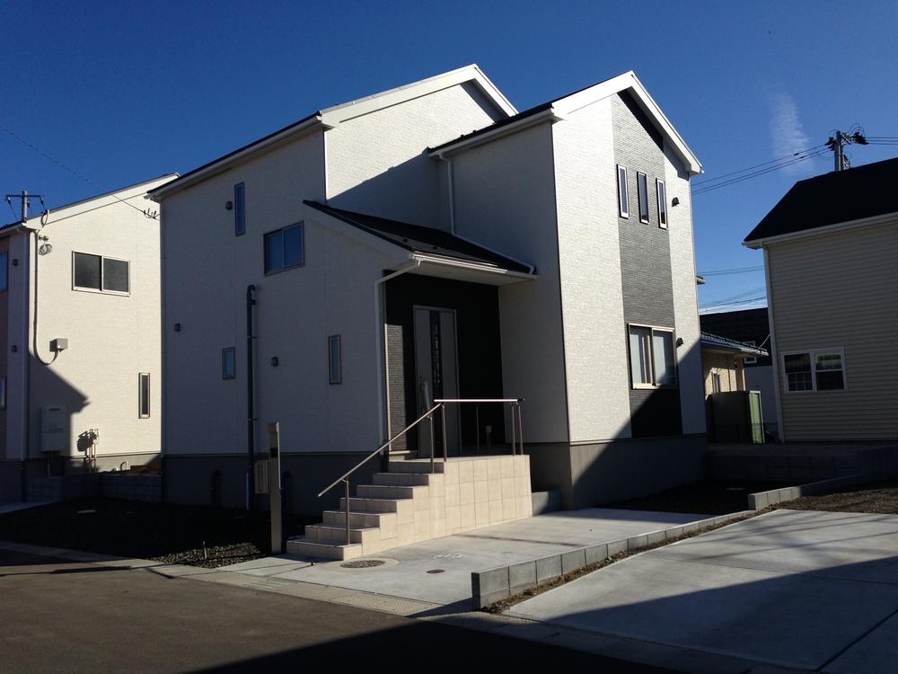 Same specifications photos (appearance). Same construction company construction cases