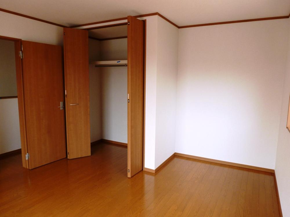 Non-living room. 2 Kaiyoshitsu There is a large storage