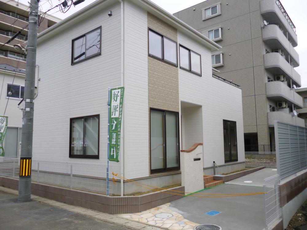 Local appearance photo. Local (10 May 2013) Shooting