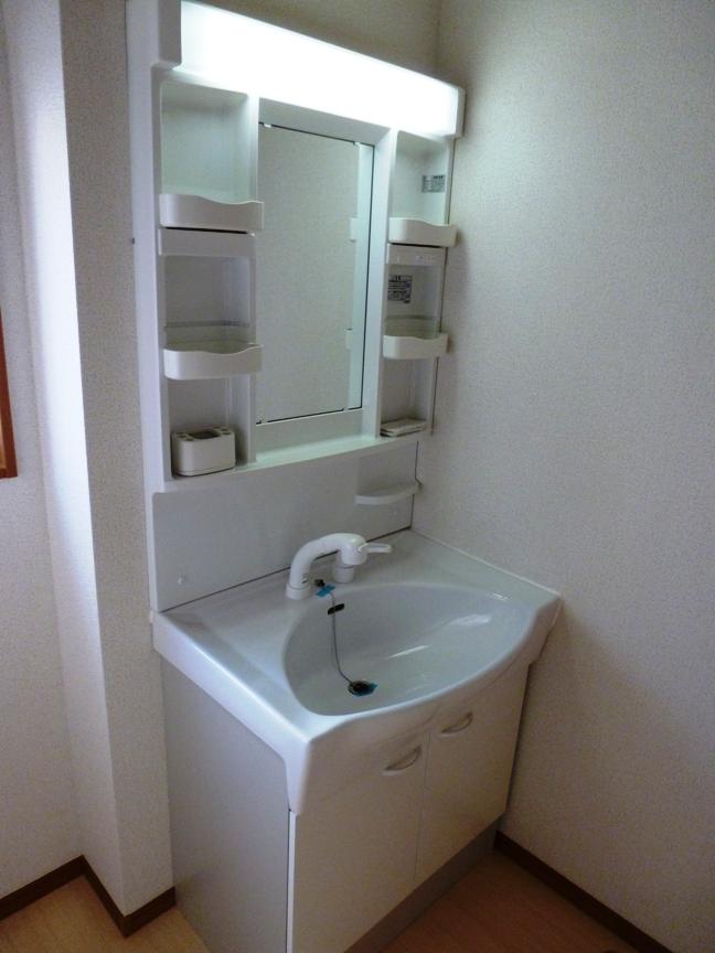 Wash basin, toilet. Standard adopted eco Jaws of high-efficiency gas water heater