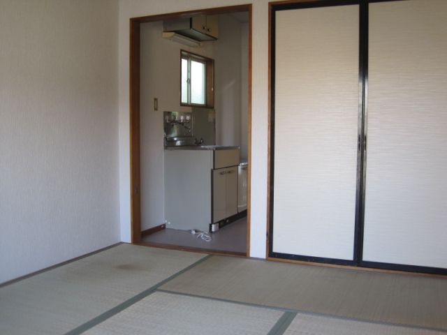 Living and room. Japanese-style room 6 quires.