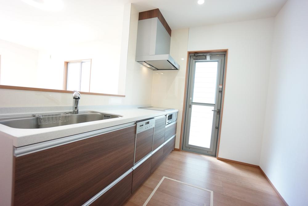 Same specifications photo (kitchen). Same specifications