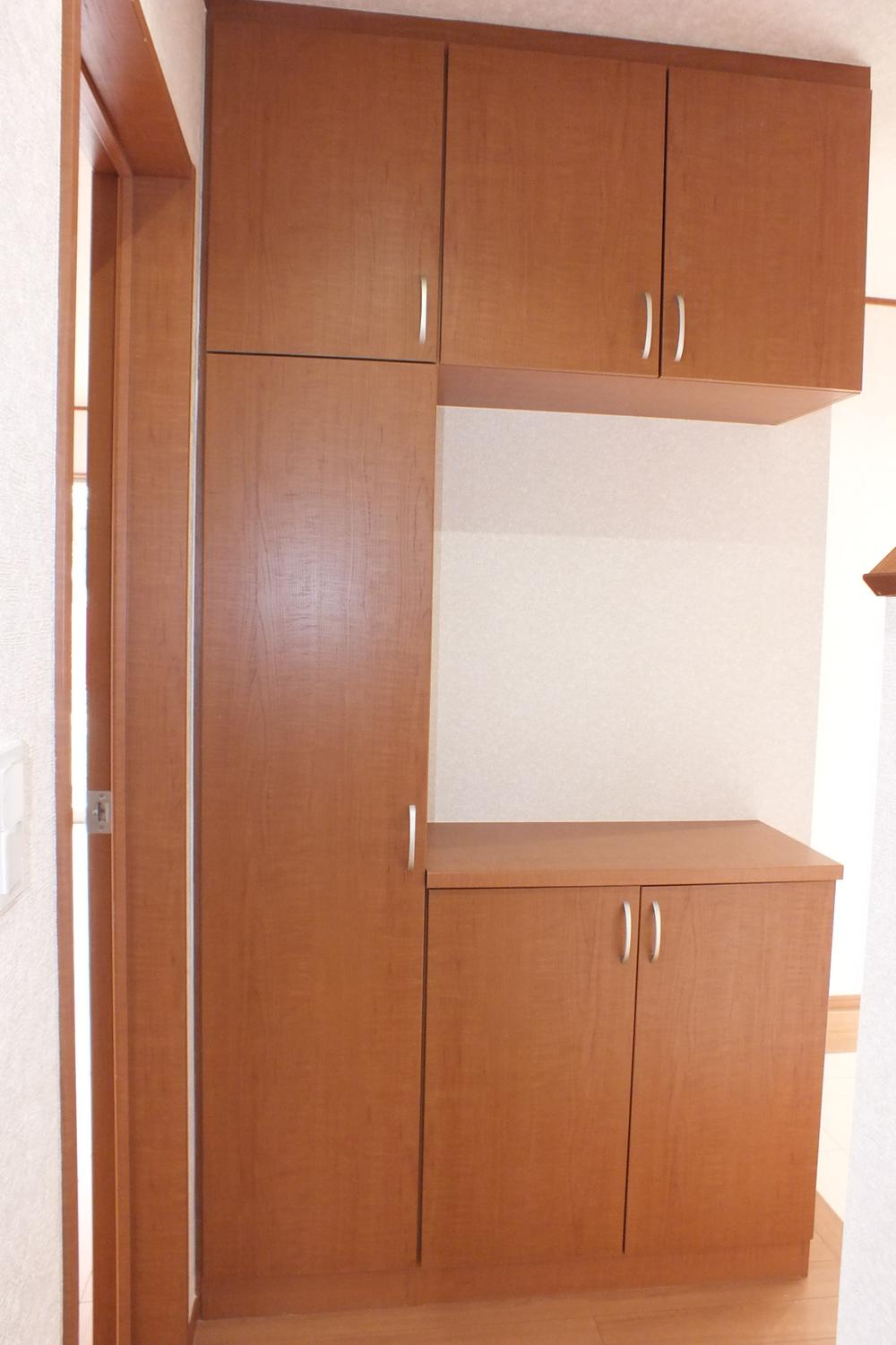 Entrance. ● same specifications ●