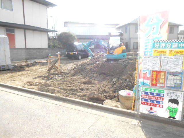 Local photos, including front road. Local (November 29, 2013) Shooting