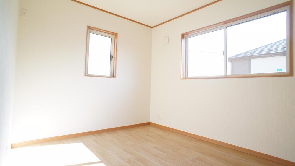 Same specifications photos (Other introspection)