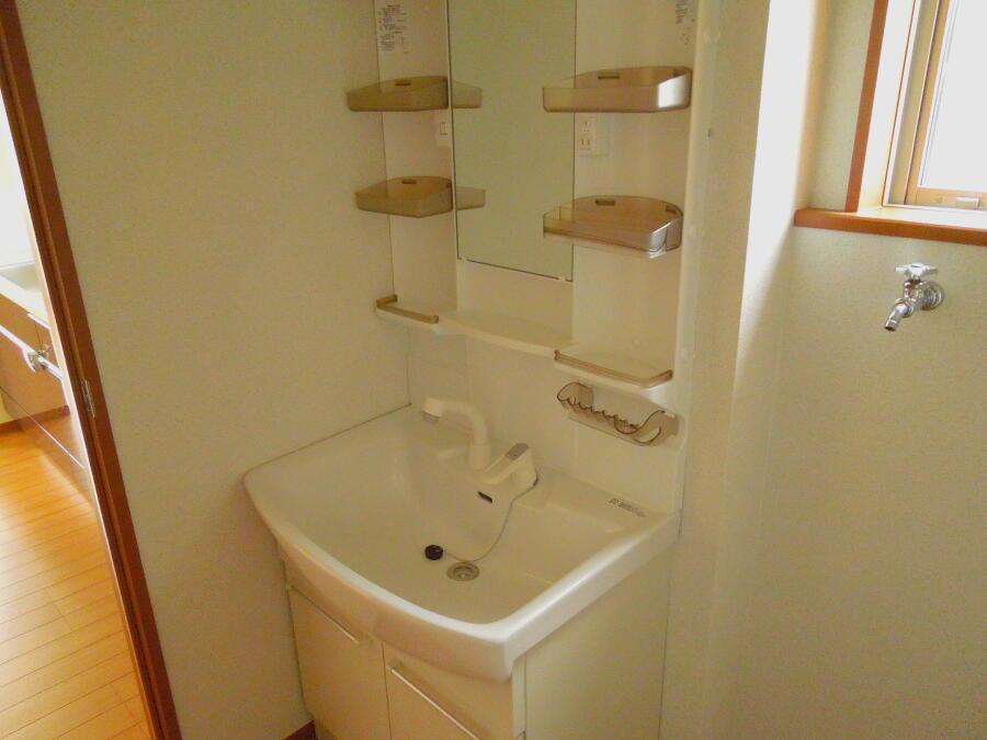 Wash basin, toilet. Same specifications