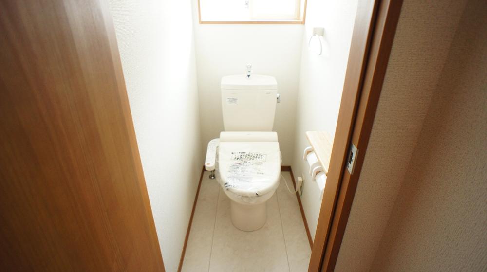 Toilet. Same specifications Photos