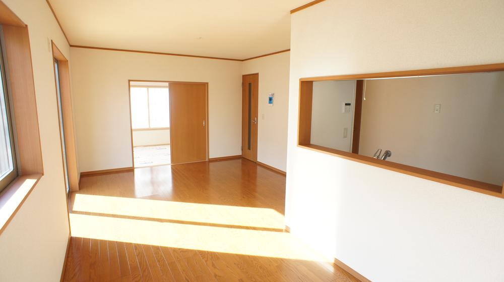 Same specifications photos (living)