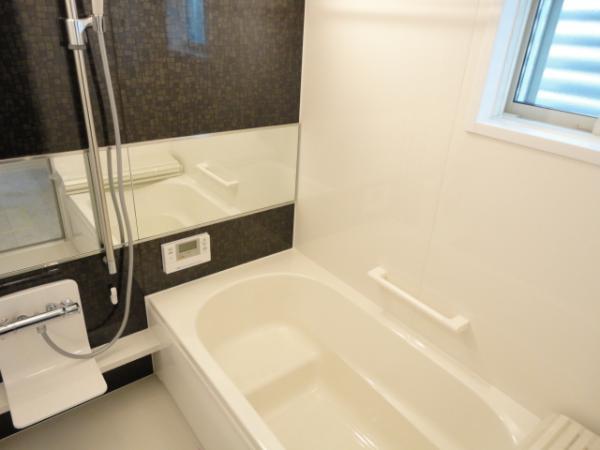 Same specifications photo (bathroom)