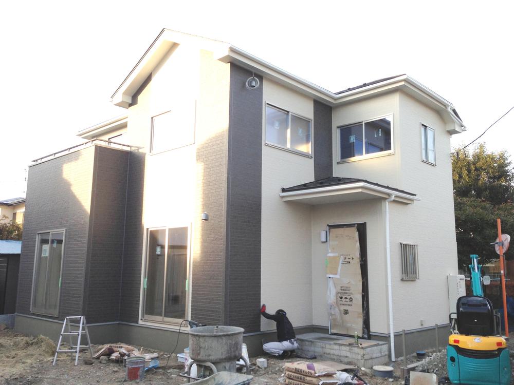 Local photos, including front road. Local (December 9, 2013) Shooting