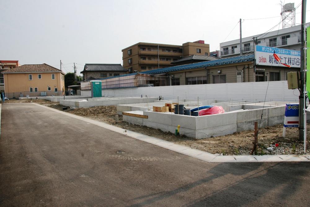 Local photos, including front road. 2013 August 9, shooting