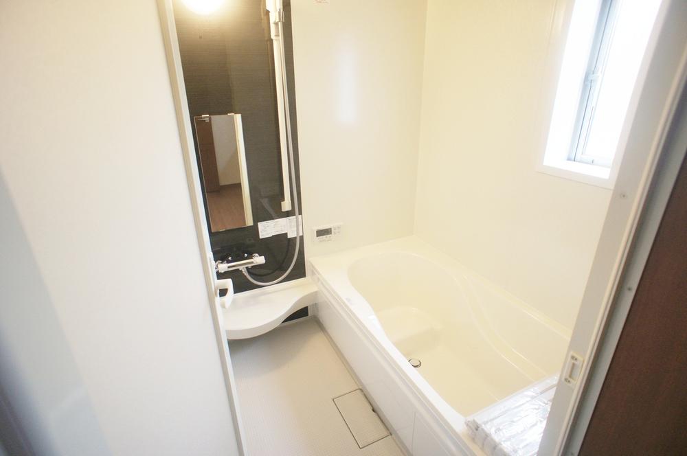 Same specifications photo (bathroom)
