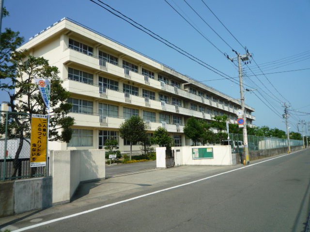 Junior high school. 978m to Sendai City Okino junior high school (junior high school)