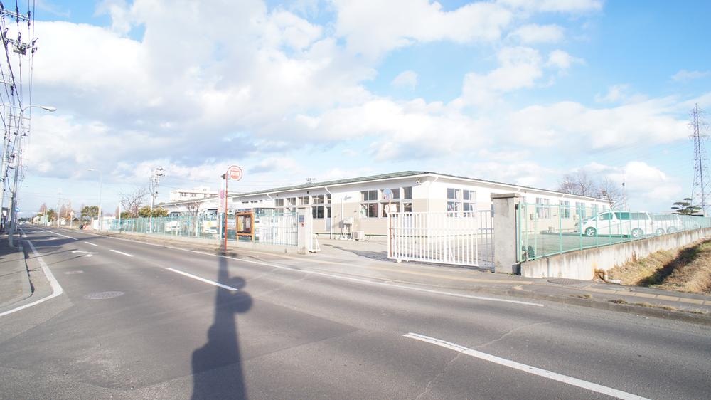 kindergarten ・ Nursery. Lollipop to kindergarten 870m