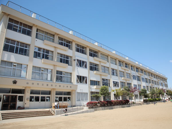 Primary school. 307m to Sendai Municipal Renbokoji elementary school (elementary school)