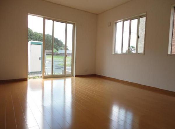 Same specifications photos (living)