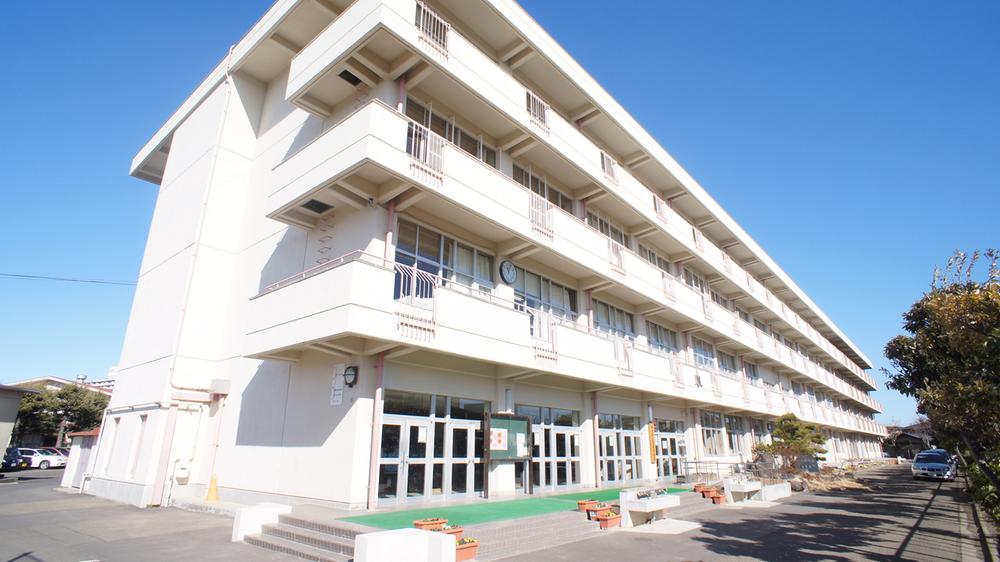 Junior high school. 810m up to junior high school in Sendai TatsuKabano cho