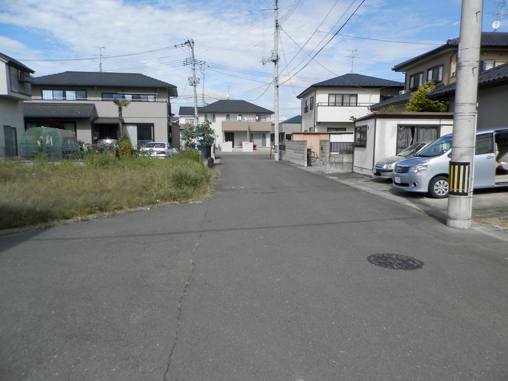 Local photos, including front road. Local (10 May 2013) Shooting