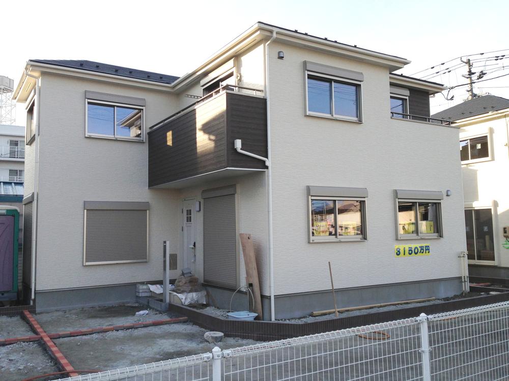 Local photos, including front road. Local (December 9, 2013) Shooting