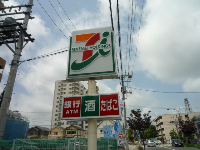 Convenience store. Seven-Eleven Sendai Wakabayashi 3-chome up (convenience store) 378m