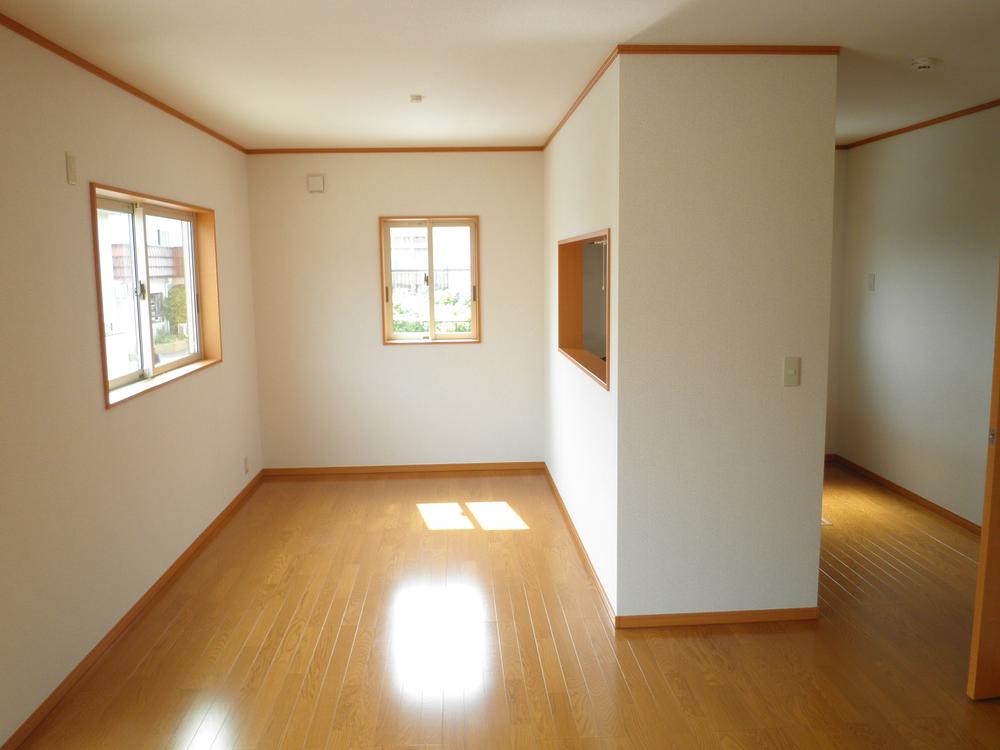 Same specifications photos (living)