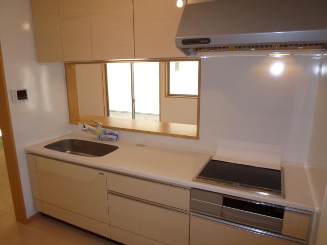 Kitchen. ● same specifications ●