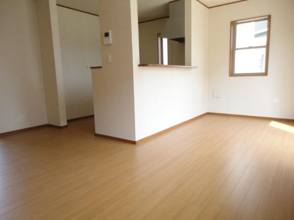 Same specifications photos (living)