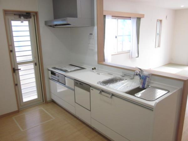 Same specifications photo (kitchen)