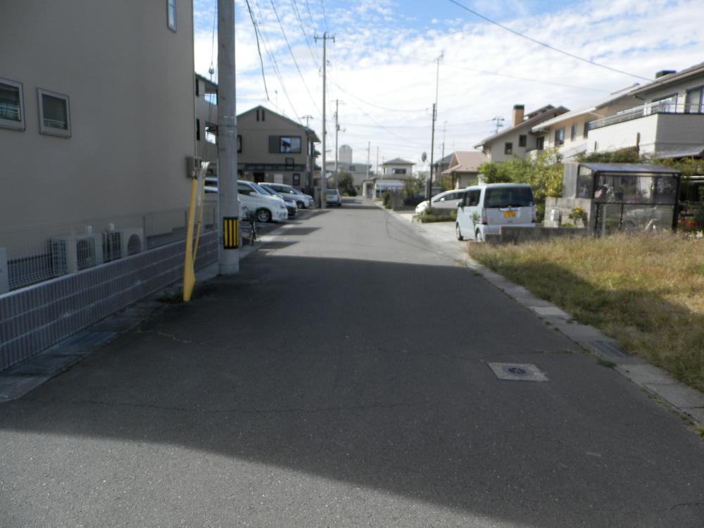 Local photos, including front road. Local (10 May 2013) Shooting