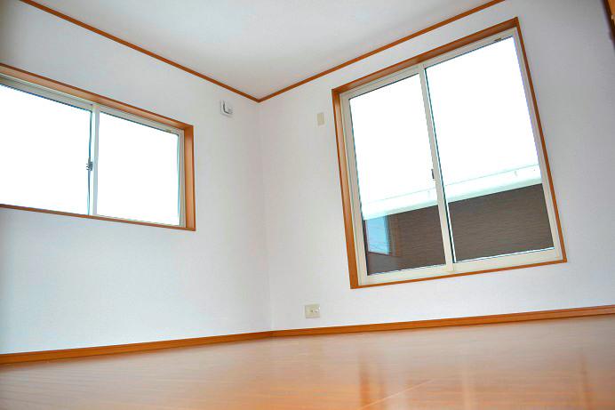 Other introspection. Same specifications Second floor room