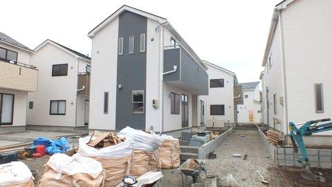 Local appearance photo. (4) Building: local (11 May 2013) Shooting