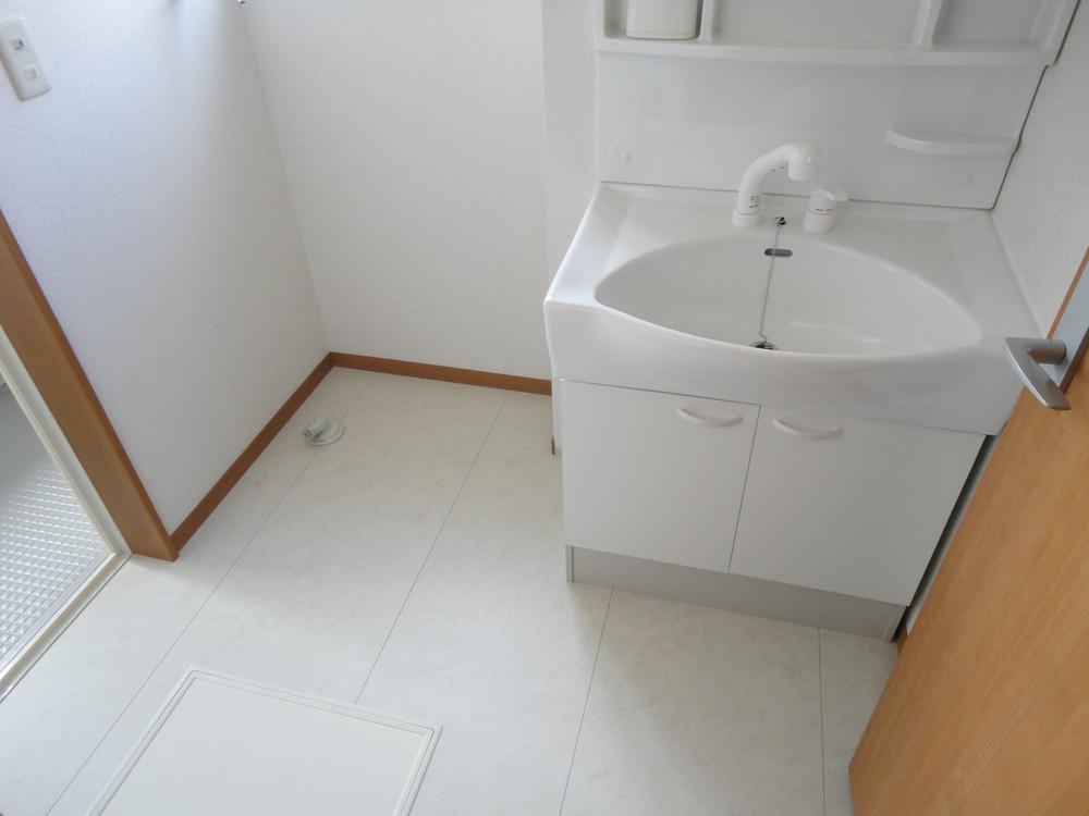 Same specifications photo (bathroom)