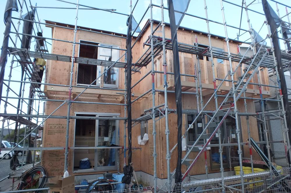 Local photos, including front road. Local (10 May 2013) Shooting