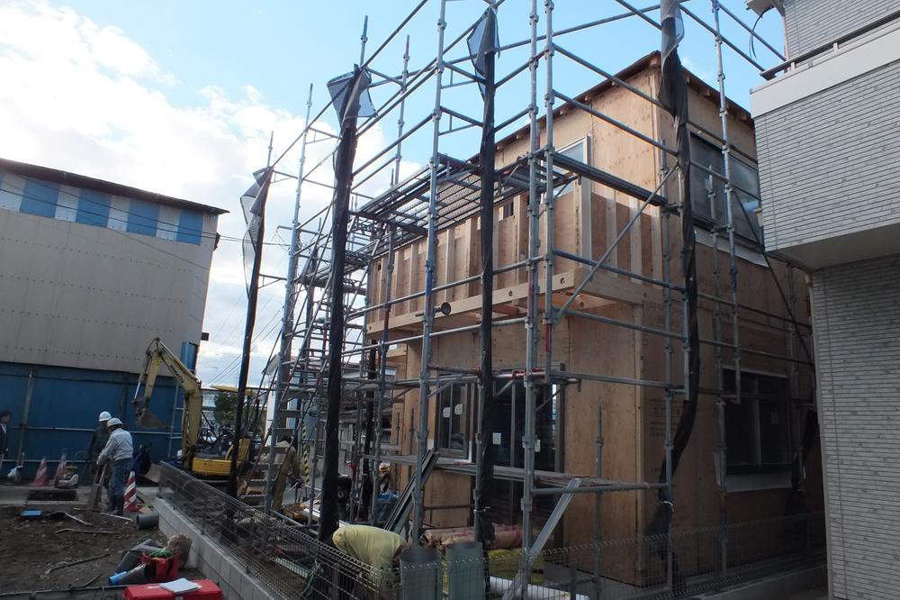 Local appearance photo. Local (10 May 2013) Shooting