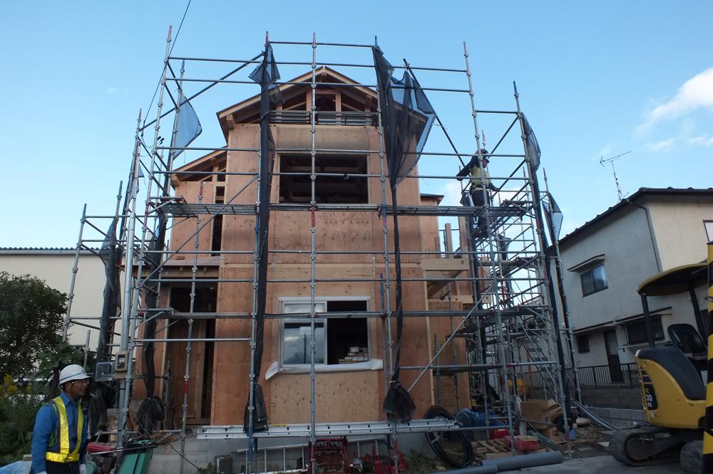 Local appearance photo. Local (10 May 2013) Shooting