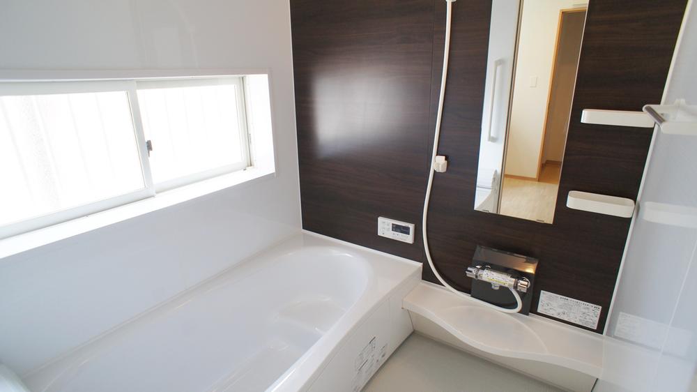 Same specifications photo (bathroom)