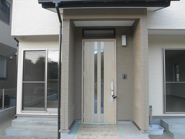 Entrance. Local (11 May 2013) Shooting