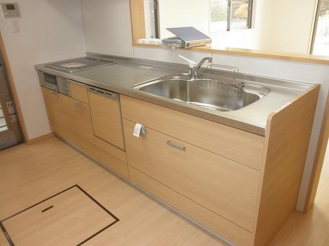 Kitchen. Indoor (12 May 2013) Shooting