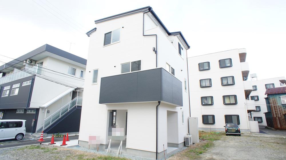 Local appearance photo