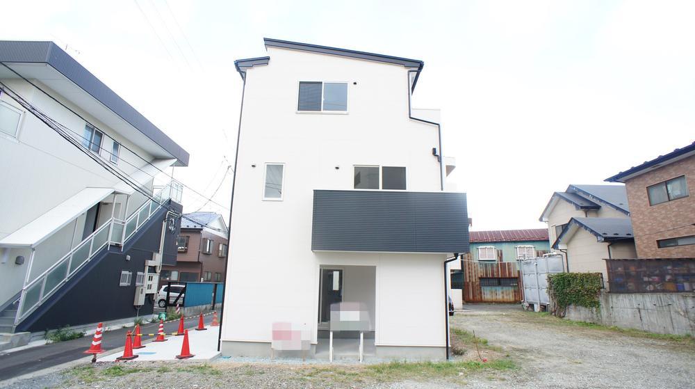 Local appearance photo. First-come-first-served basis application being accepted!