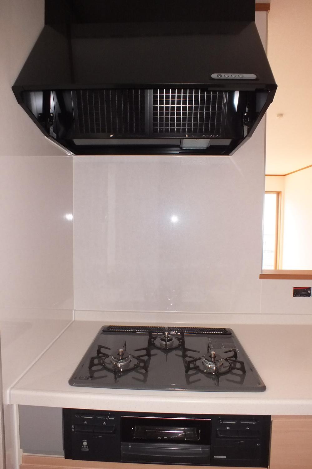 Kitchen. Local (10 May 2013) Shooting