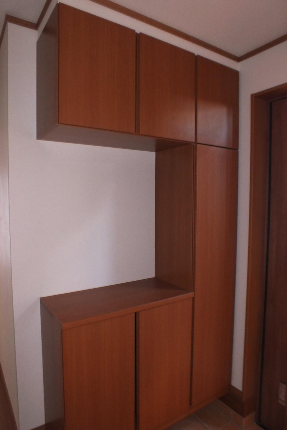 Entrance. Local (10 May 2013) Shooting