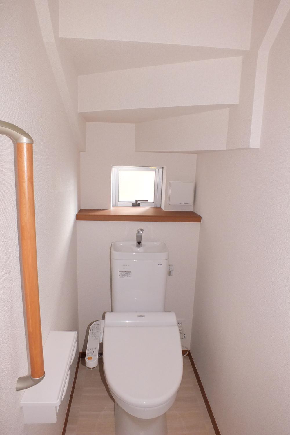 Toilet. Local (10 May 2013) Shooting