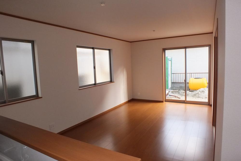 Living. Local (10 May 2013) Shooting