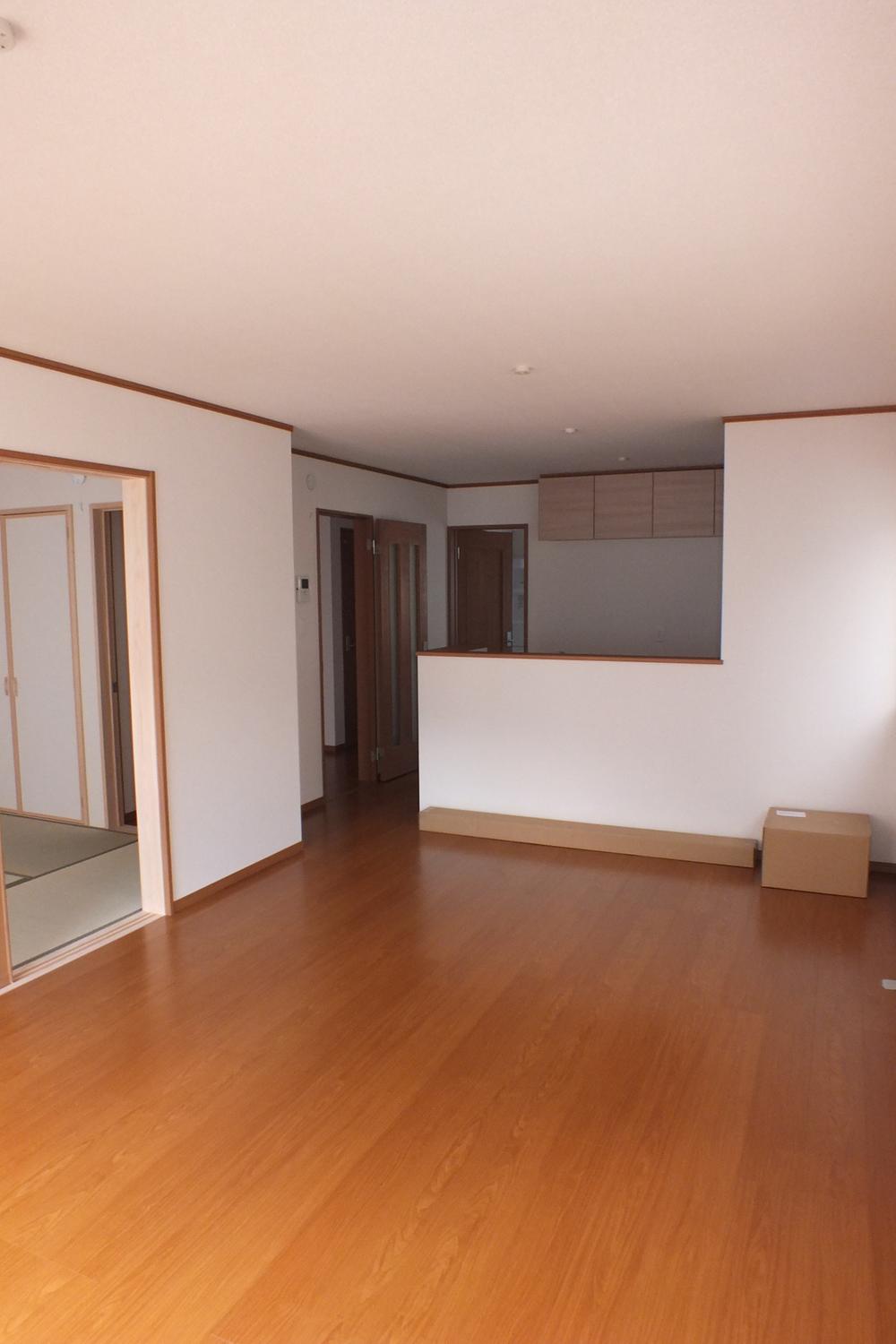 Living. Local (10 May 2013) Shooting