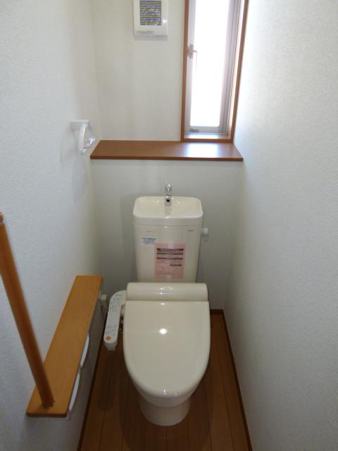 Toilet. «Same specifications»