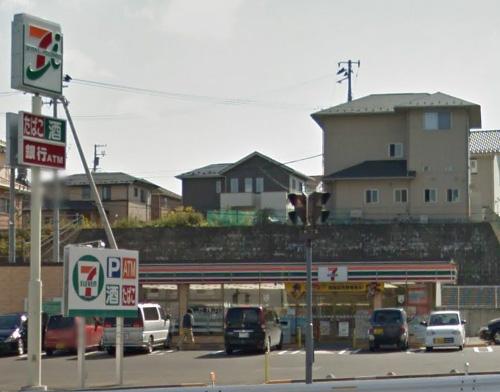 Convenience store. 630m to Seven-Eleven
