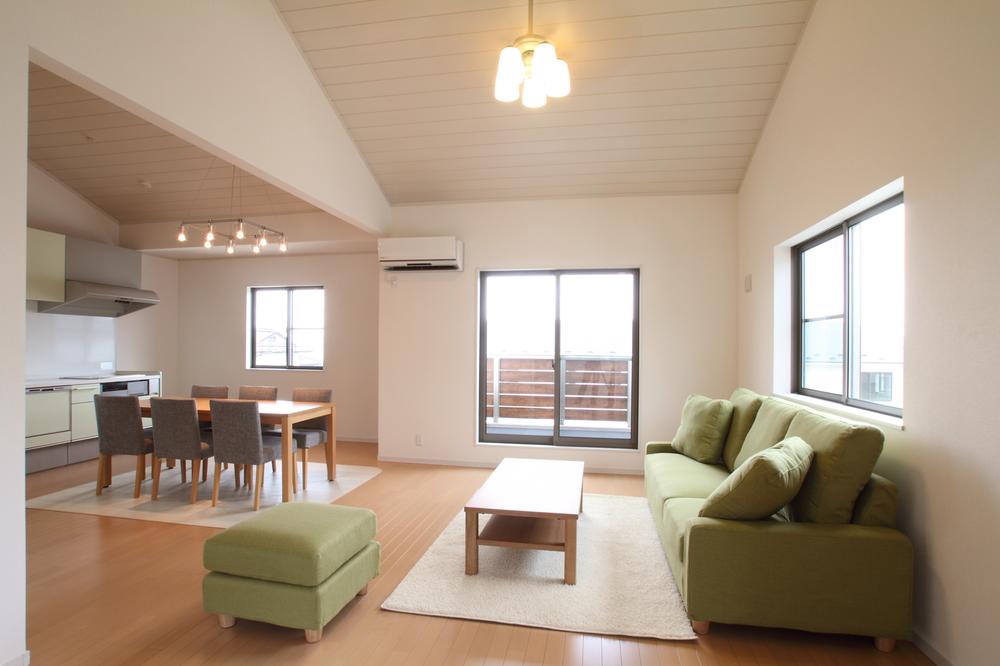 Living. (II-1 Building) room (August 2013) Shooting