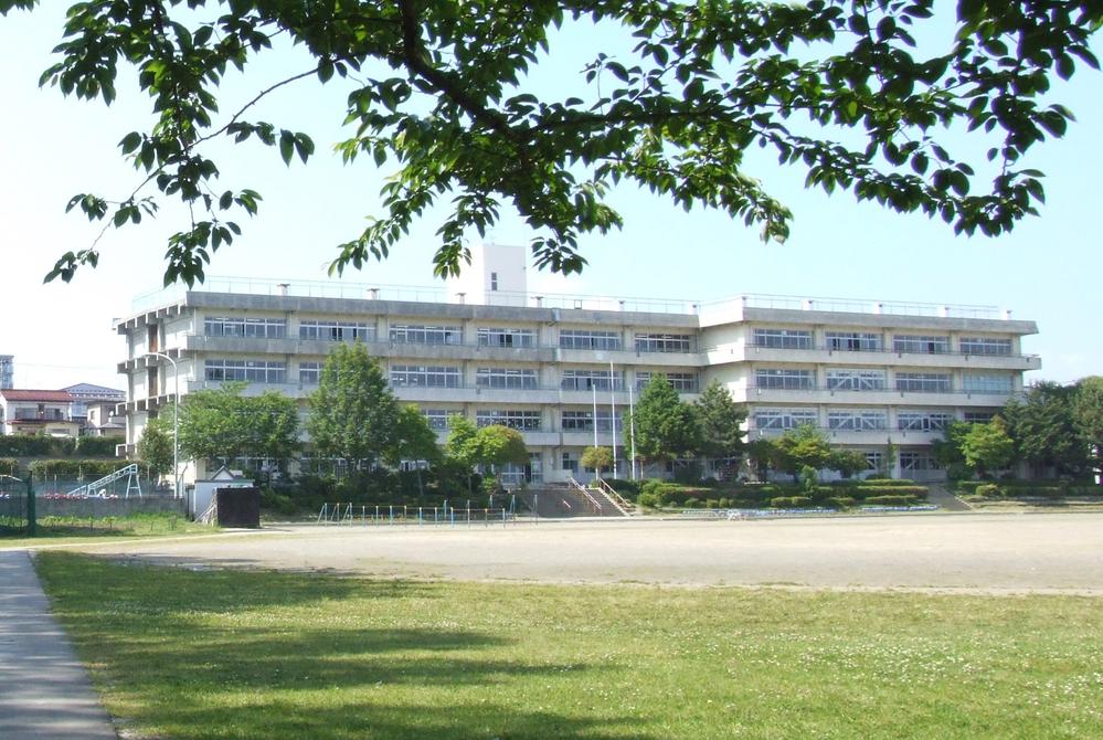 Primary school. Suginoiri until elementary school 1860m