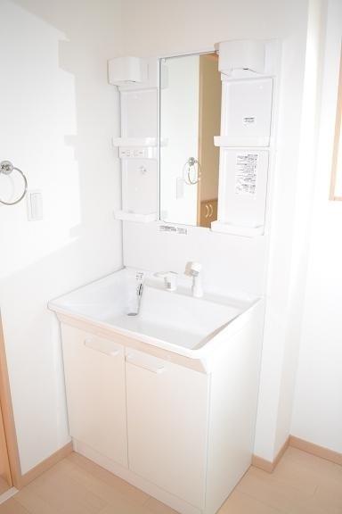 Wash basin, toilet. Same specifications Construction Case photo